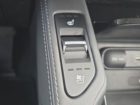 Certified 2022 Kia Telluride EX w/ EX Premium Package image 25