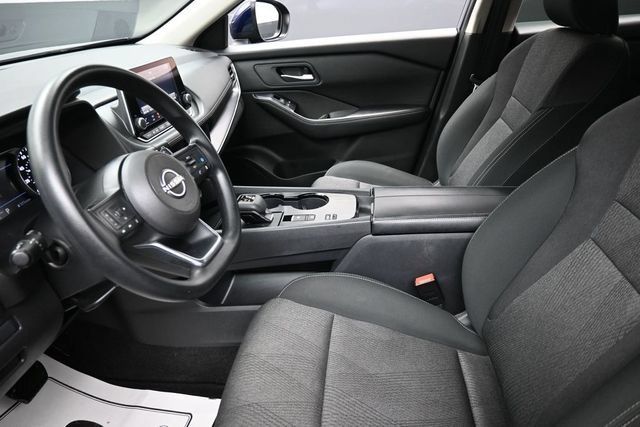 Used 2024 Nissan Rogue SV FWD image 16