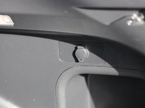 Used 2020 Toyota RAV4 Limited image 12