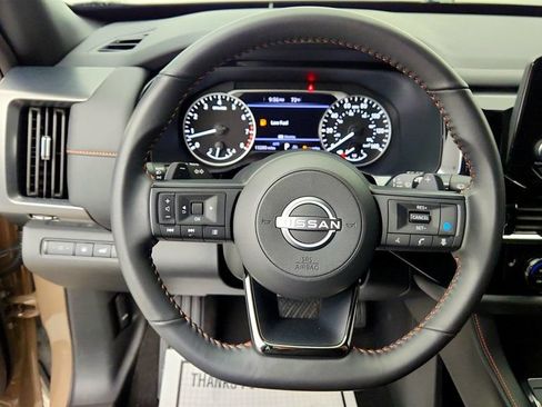 Used 2025 Nissan Pathfinder Rock Creek AWD/4WD image 12