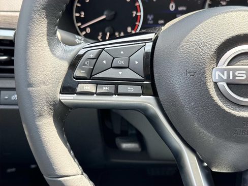 Used 2023 Nissan Altima 2.5 SL FWD image 15