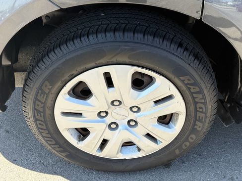 Used 2017 Dodge Journey SE image 22