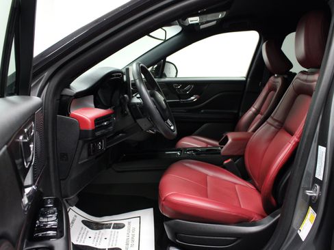 Used 2023 Lincoln Corsair Reserve FWD image 12