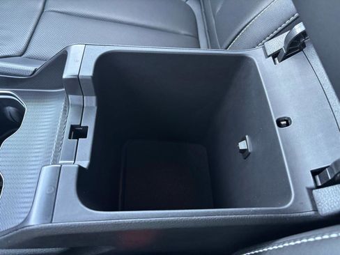 Used 2024 Jeep Grand Cherokee Limited w/ Luxury Tech Group II image 31