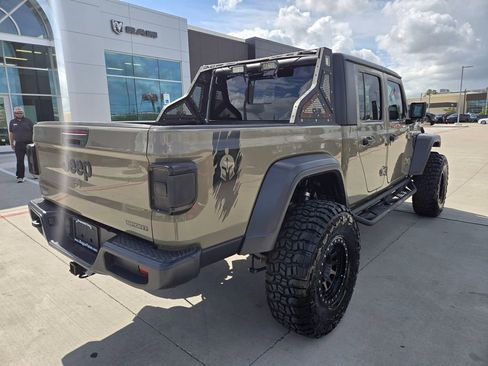 Used 2020 Jeep Gladiator Sport w/ Quick Order Package 24S AWD/4WD image 3