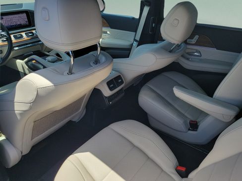 Certified 2025 Mercedes-Benz GLS 450 4MATIC image 11