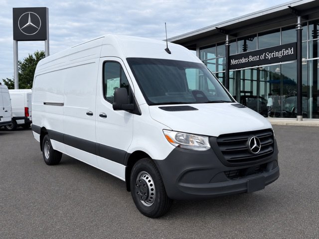 Used 2026 Mercedes-Benz Sprinter 3500 image 1