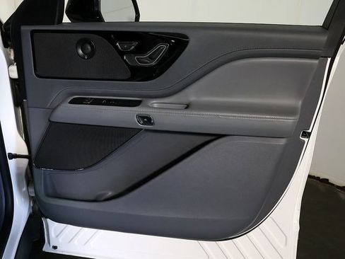 Used 2020 Lincoln Aviator Reserve w/ Equipment Group 201A AWD/4WD image 36