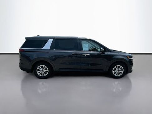 Used 2022 Kia Carnival LX FWD image 5