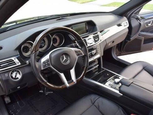 Used 2014 Mercedes-Benz E 250 BlueTEC Sedan image 40
