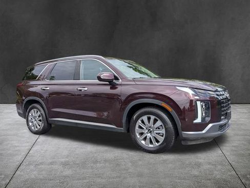 Used 2024 Hyundai Palisade SEL FWD image 2