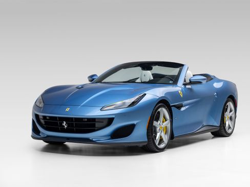 Certified 2020 Ferrari Portofino RWD image 97