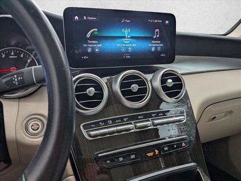 Used 2021 Mercedes-Benz GLC 300 image 9