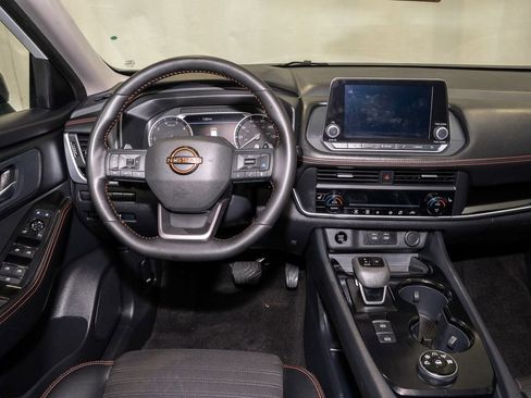 Certified 2025 Nissan Rogue SV image 2