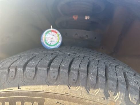 Used 2017 Subaru Forester 2.5i Limited w/ Popular Package #2 image 10