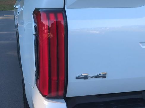 Used 2023 Toyota Tundra Limited AWD/4WD image 21