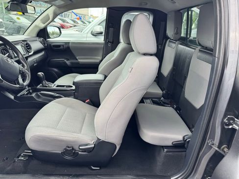 Used 2018 Toyota Tacoma SR w/ SR Convenience Package image 9