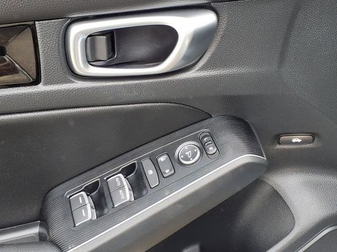 Used 2024 Honda Civic Touring image 4