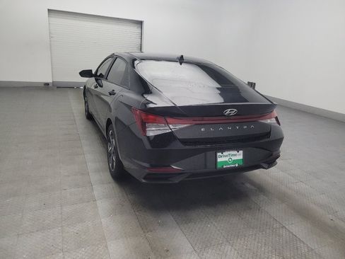 Used 2023 Hyundai Elantra SEL w/ Convenience Package FWD image 5