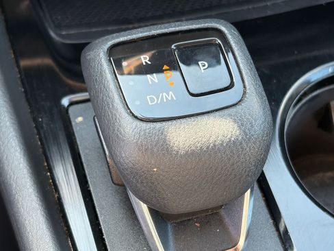 Certified 2022 Nissan Rogue S FWD image 16