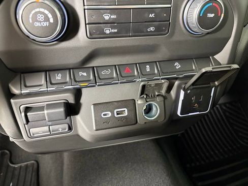 Used 2025 Chevrolet Silverado 2500 Custom w/ Custom Value Package image 34