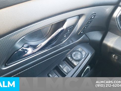 Used 2022 Chevrolet Traverse Premier w/ Redline Edition image 18