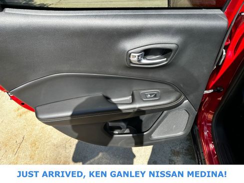 Used 2021 Jeep Compass Latitude FWD image 16
