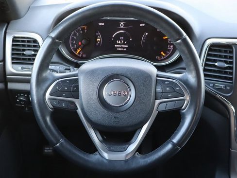 Used 2018 Jeep Grand Cherokee Altitude image 21