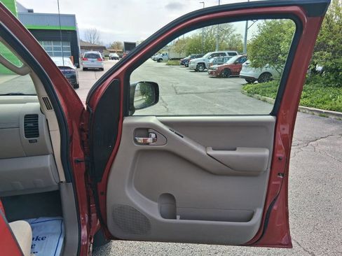 Used 2008 Nissan Frontier SE w/ SE Value Truck Pkg AWD/4WD image 11