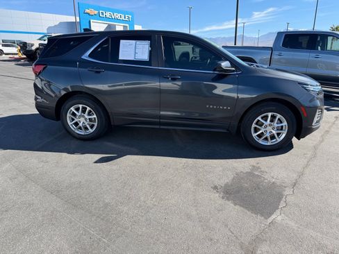 Used 2023 Chevrolet Equinox LT image 2