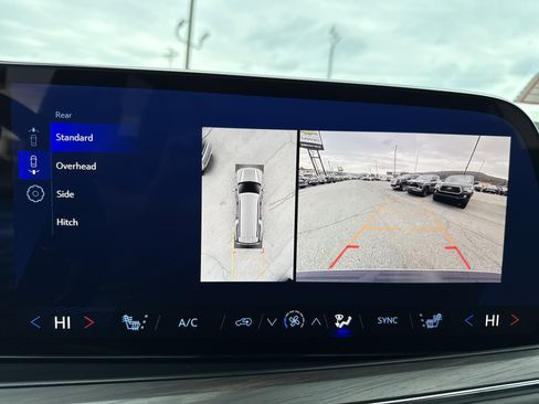 Used 2025 Chevrolet Suburban Z71 image 24