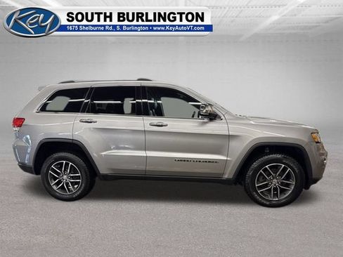 Used 2017 Jeep Grand Cherokee Limited AWD/4WD image 7