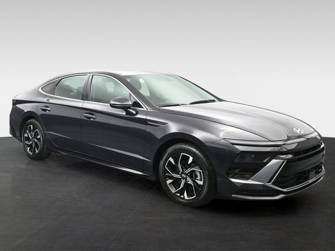 Certified 2024 Hyundai Sonata SEL FWD image 6