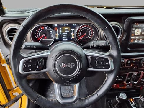 Used 2019 Jeep Wrangler Unlimited Rubicon w/ Cold Weather Group image 12