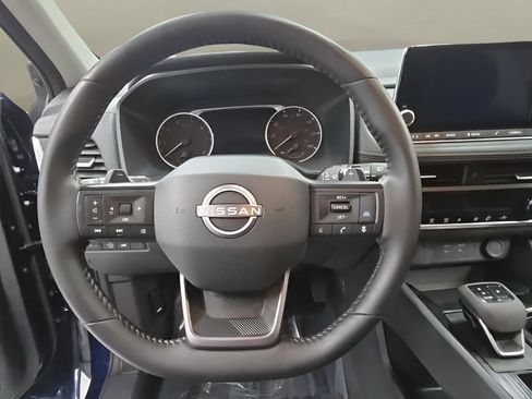 Used 2025 Nissan Rogue SV image 21