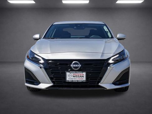 Used 2025 Nissan Altima 2.5 SL FWD image 9