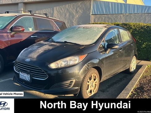 Used 2016 Ford Fiesta SE image 1