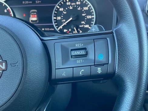 Used 2023 Nissan Rogue SV image 18