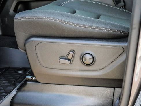 New 2026 RAM 1500 4x4 Crew Cab image 27