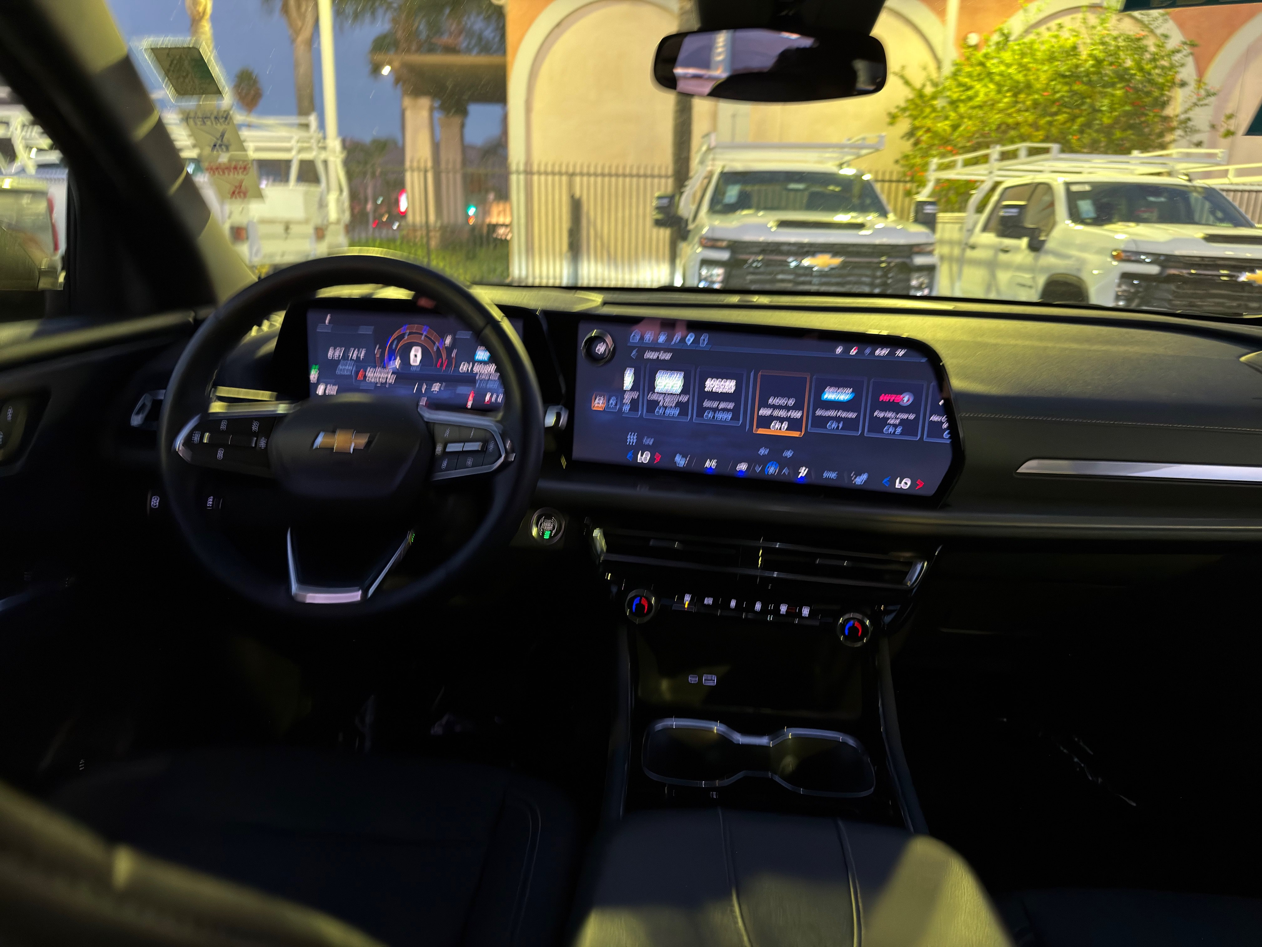 Used 2026 Chevrolet Traverse LT FWD image 21