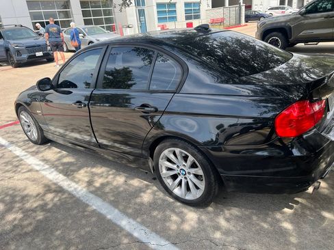 Used 2011 BMW 328i xDrive Sedan AWD/4WD image 2