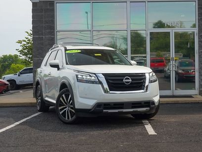 Used 2023 Nissan Pathfinder Platinum