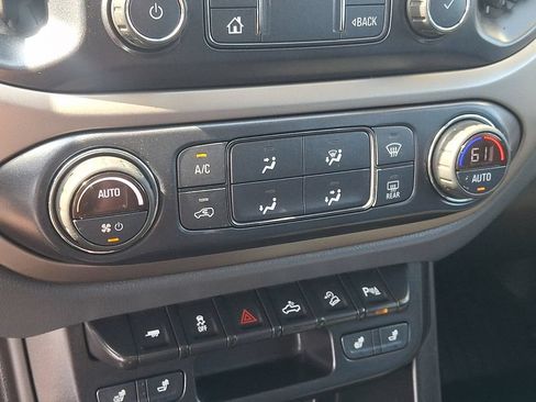 Used 2019 Chevrolet Colorado Z71 AWD/4WD image 16