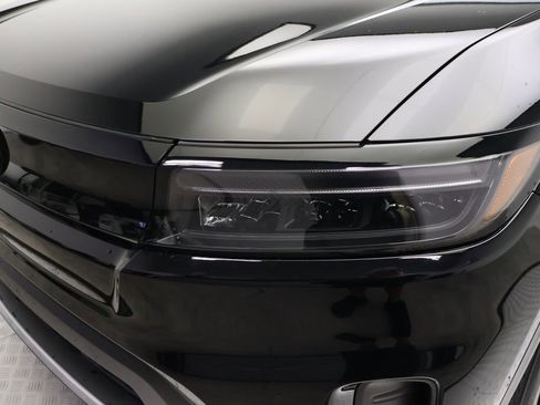 Used 2024 Honda Prologue EX image 3