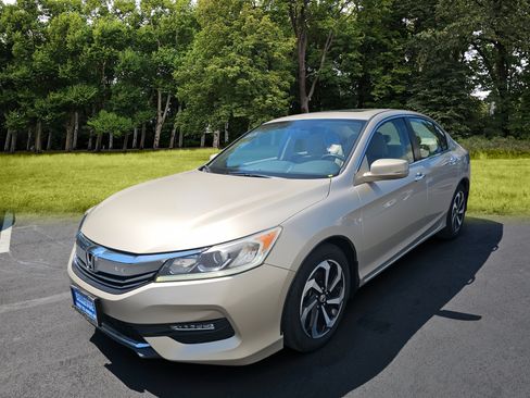 Used 2016 Honda Accord EX image 38