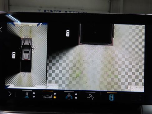 Used 2024 Chevrolet Silverado 2500 High Country w/ High Country Premium Package image 17