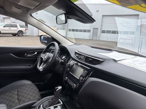 Used 2022 Nissan Rogue Sport SV w/ Technology Package AWD/4WD image 19