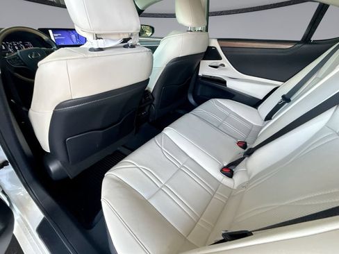 Used 2024 Lexus ES 350 Ultra Luxury w/ Accessory Package (Z2) FWD image 9