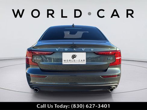 Used 2020 Volvo S60 T5 Momentum image 14
