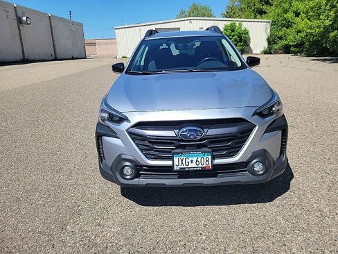 Used 2023 Subaru Outback Premium AWD/4WD image 3